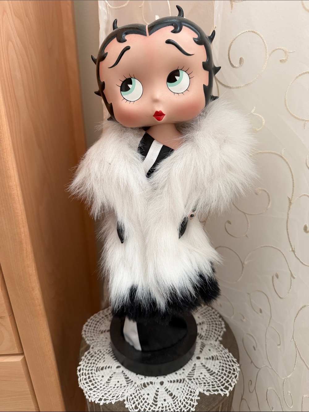 Betty Boop collectible White and Black Faux Fur Figurine Accent